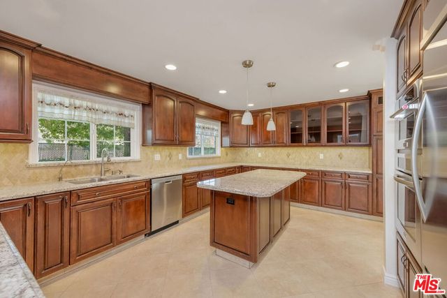 3315 Crail Way, Glendale, CA 91206