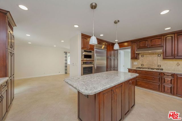 3315 Crail Way, Glendale, CA 91206