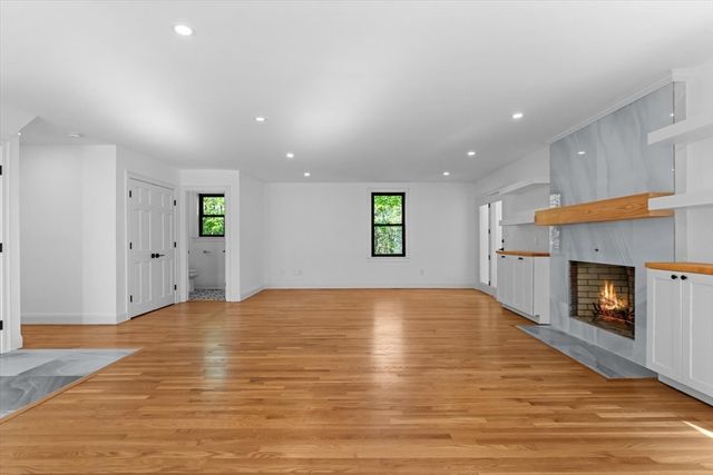 7 Garden Rd, Wellesley, MA 02481