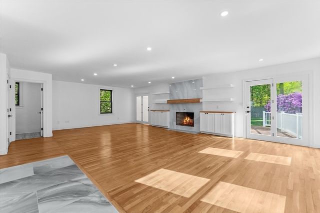 7 Garden Rd, Wellesley, MA 02481
