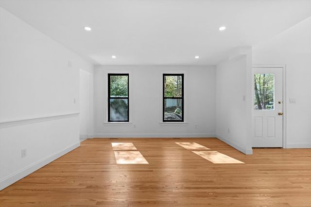 7 Garden Rd, Wellesley, MA 02481