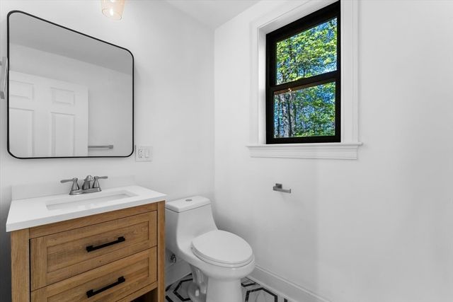 7 Garden Rd, Wellesley, MA 02481