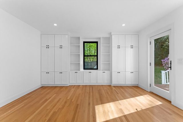 7 Garden Rd, Wellesley, MA 02481