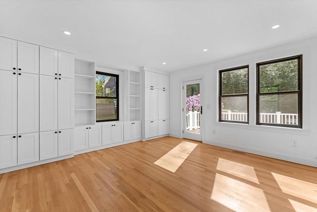 7 Garden Rd, Wellesley, MA 02481