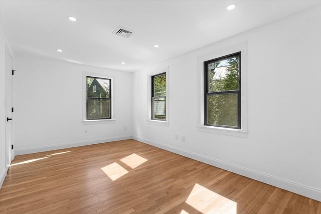 7 Garden Rd, Wellesley, MA 02481