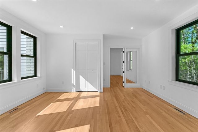 7 Garden Rd, Wellesley, MA 02481