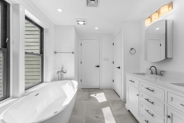 7 Garden Rd, Wellesley, MA 02481