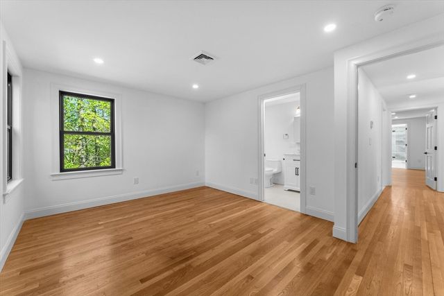 7 Garden Rd, Wellesley, MA 02481