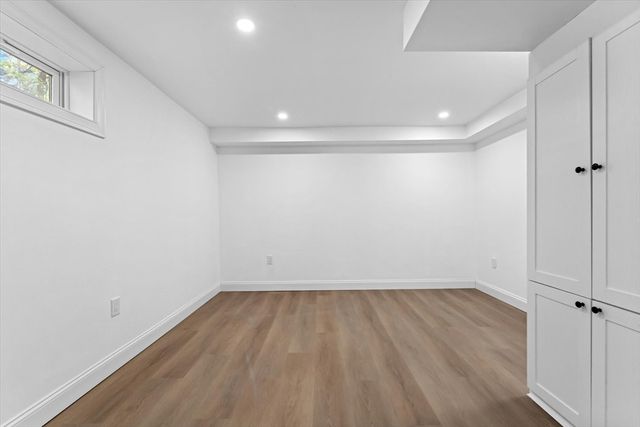 7 Garden Rd, Wellesley, MA 02481