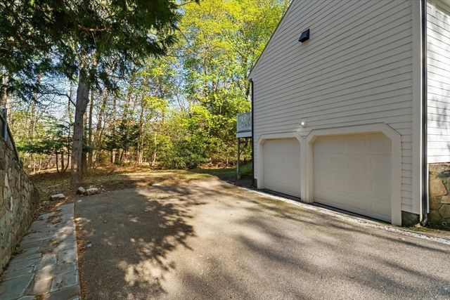 7 Garden Rd, Wellesley, MA 02481