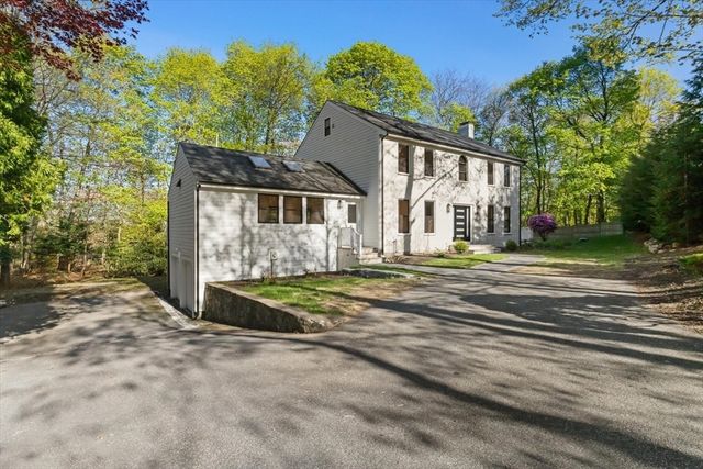 7 Garden Rd, Wellesley, MA 02481