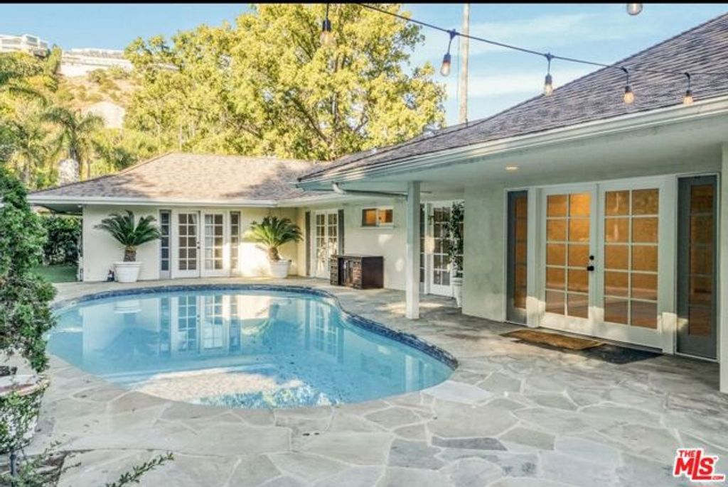 1157 Eventide Place, Los Angeles, CA 90210