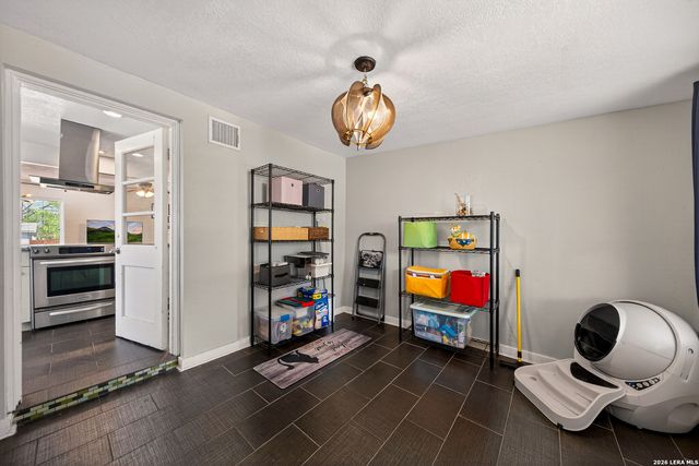 132 Vassar Ln, San Antonio, TX 78212