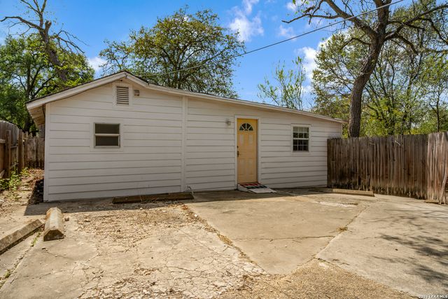 132 Vassar Ln, San Antonio, TX 78212