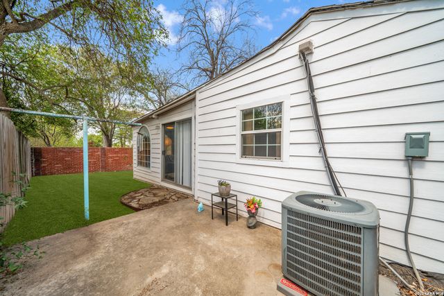 132 Vassar Ln, San Antonio, TX 78212