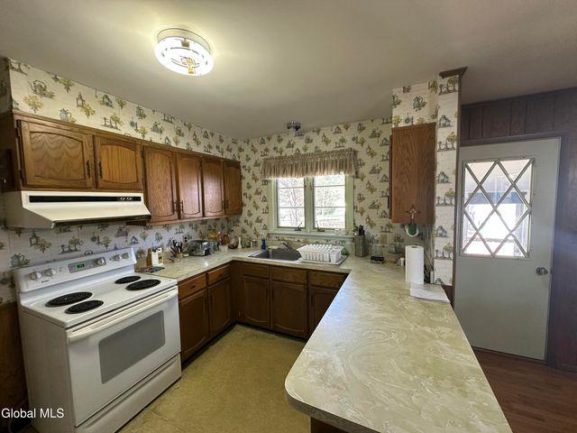 427 Ridge Road, Queensbury, NY 12804