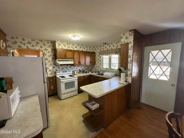 427 Ridge Road, Queensbury, NY 12804