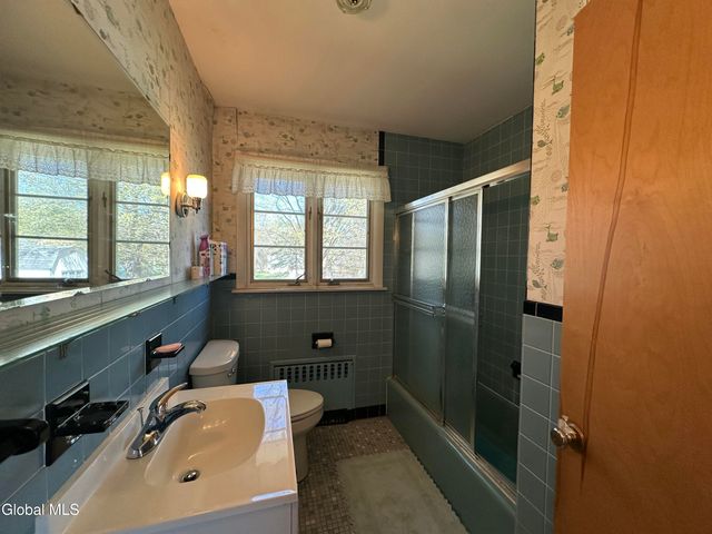 427 Ridge Road, Queensbury, NY 12804