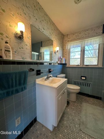 427 Ridge Road, Queensbury, NY 12804