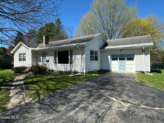 427 Ridge Road, Queensbury, NY 12804