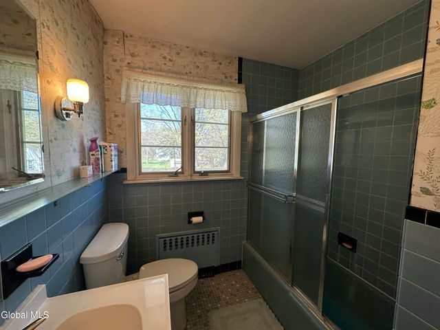 427 Ridge Road, Queensbury, NY 12804