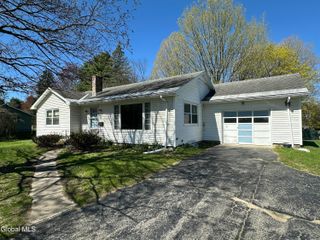 427 Ridge Road, Queensbury, NY 12804