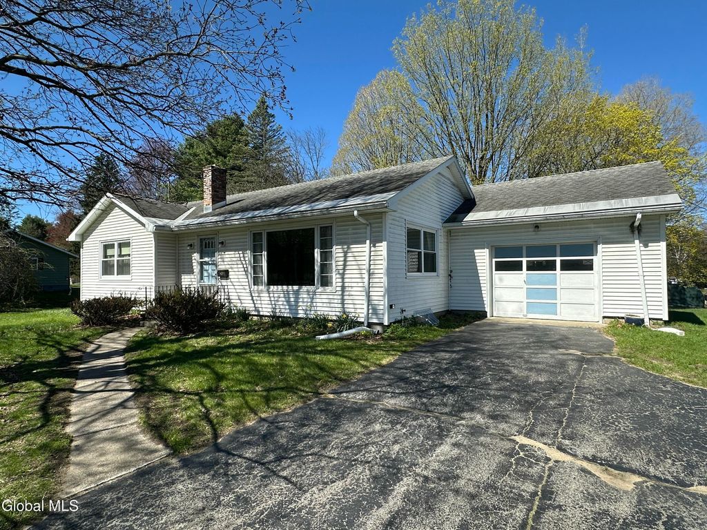 427 Ridge Road, Queensbury, NY 12804