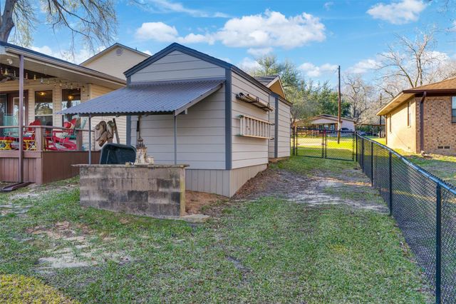 23126 Jeb Cir, Frankston, TX 75763