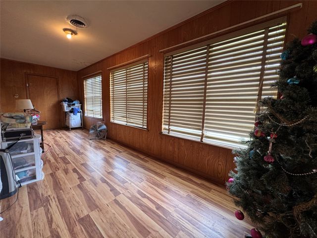 733 Foster Street, Marlin, TX 76661