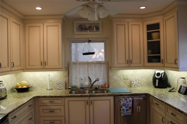 7909 4TH AVENUE W 12, Bradenton, FL 34209