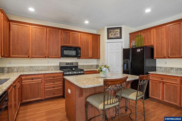 325 Stellers Eagle St NW, Salem, OR 97304