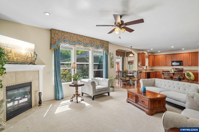 325 Stellers Eagle St NW, Salem, OR 97304