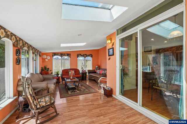 325 Stellers Eagle St NW, Salem, OR 97304