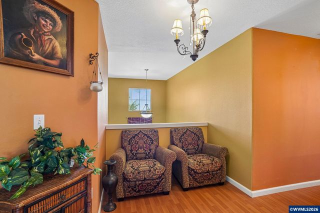 325 Stellers Eagle St NW, Salem, OR 97304