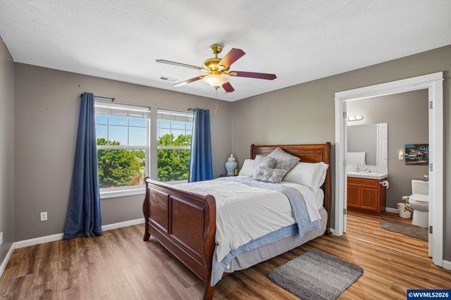 325 Stellers Eagle St NW, Salem, OR 97304