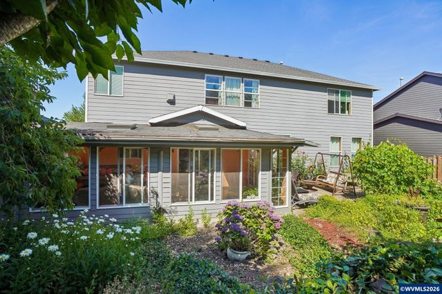325 Stellers Eagle St NW, Salem, OR 97304