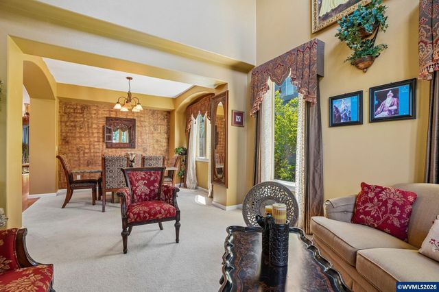 325 Stellers Eagle St NW, Salem, OR 97304