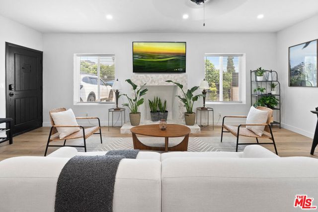 1521 Dunn Avenue, Los Angeles, CA 90063