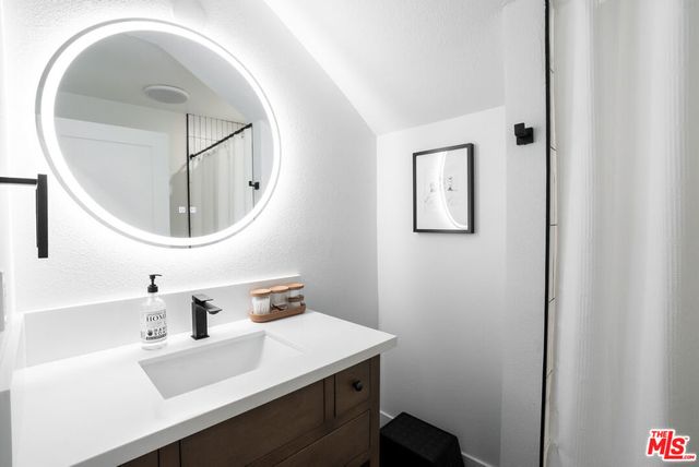 1521 Dunn Avenue, Los Angeles, CA 90063