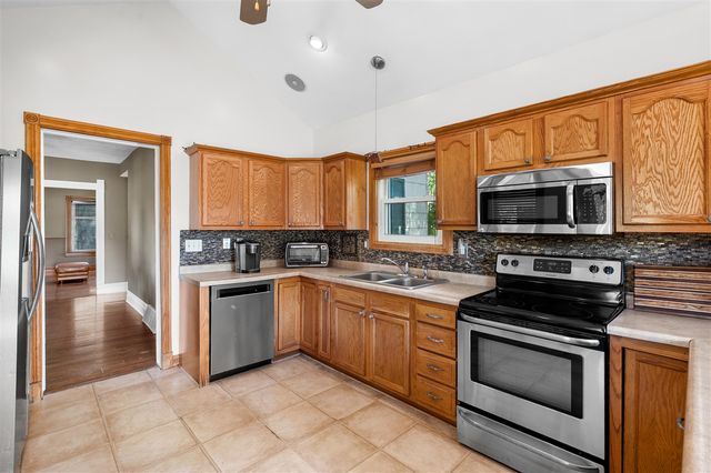 10465 N 32nd Street, Richland, MI 49083
