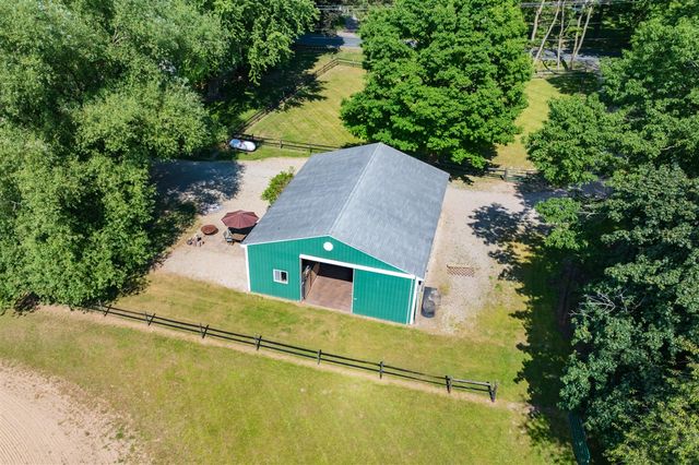 10465 N 32nd Street, Richland, MI 49083