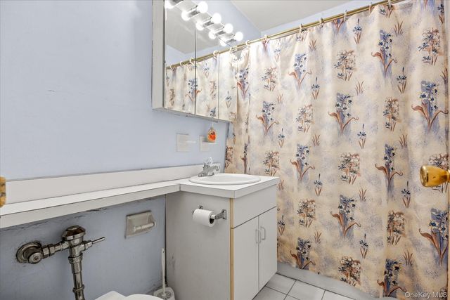 84-29 155th Avenue 2B, Howard Beach, NY 11414