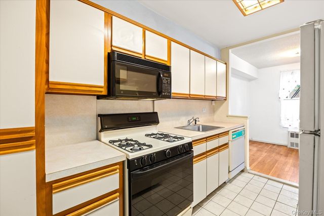 84-29 155th Avenue 2B, Howard Beach, NY 11414