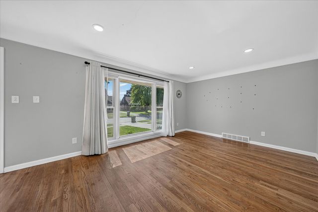 6796 Norwood Avenue, Allen Park, MI 48101