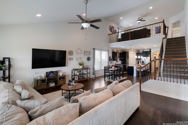 6658 Bowie, Schertz, TX 78108