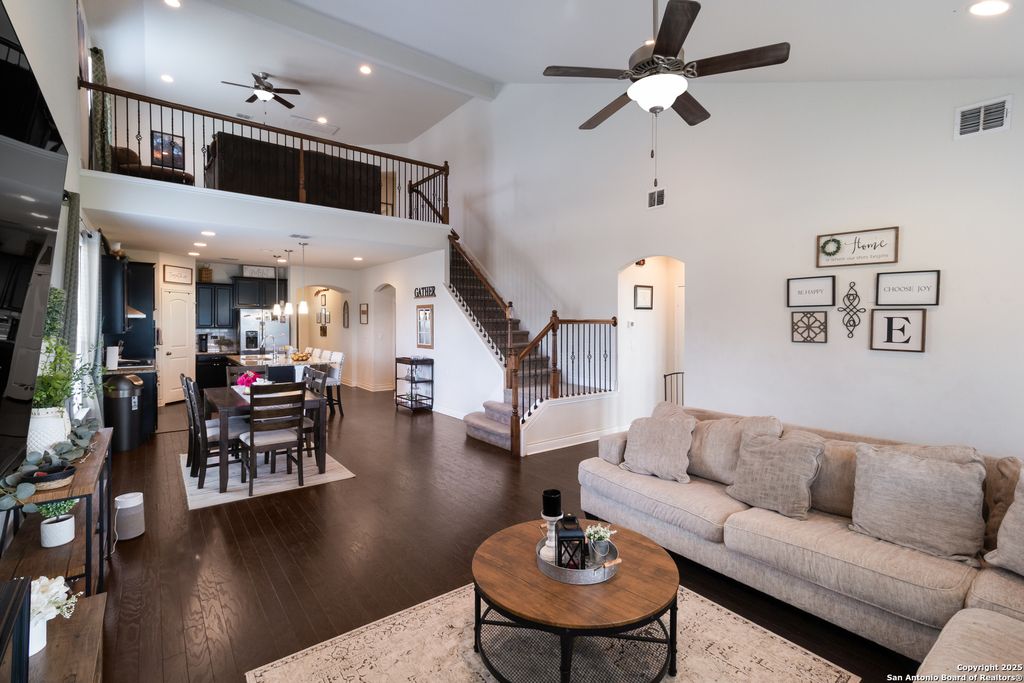 6658 Bowie, Schertz, TX 78108