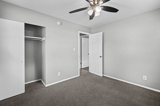 3210 N MARQUETTE Street, Davenport, IA 52806