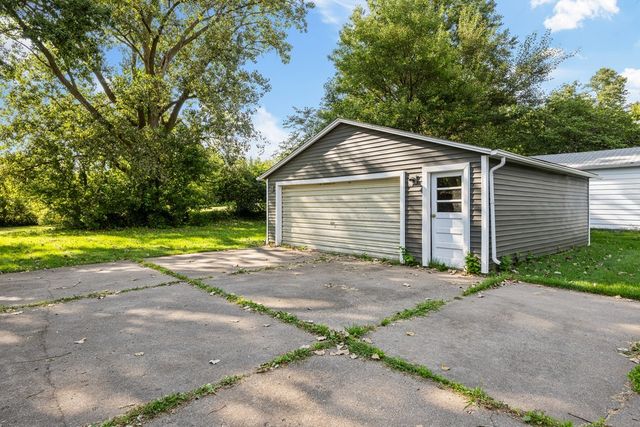 3210 N MARQUETTE Street, Davenport, IA 52806