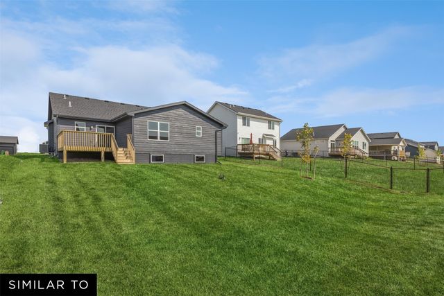 1003 Shady Lane Drive, Norwalk, IA 50211