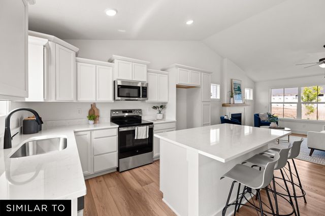 1003 Shady Lane Drive, Norwalk, IA 50211